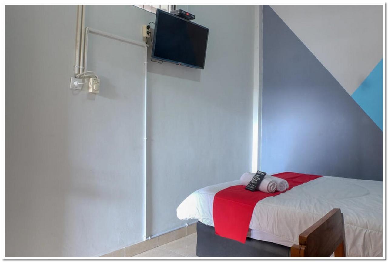 Reddoorz Near Penimbangan Beach Singaraja Exterior photo