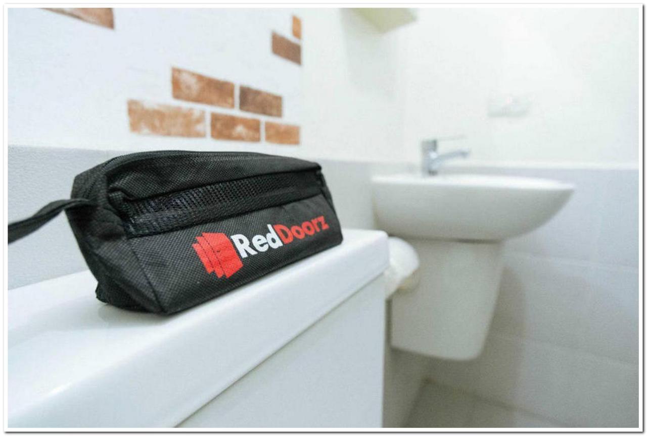 Reddoorz Near Penimbangan Beach Singaraja Exterior photo