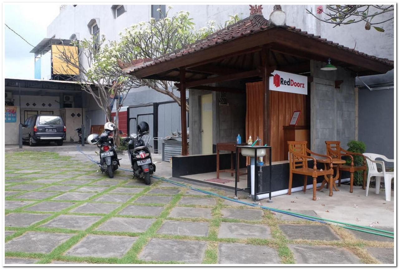 Reddoorz Near Penimbangan Beach Singaraja Exterior photo