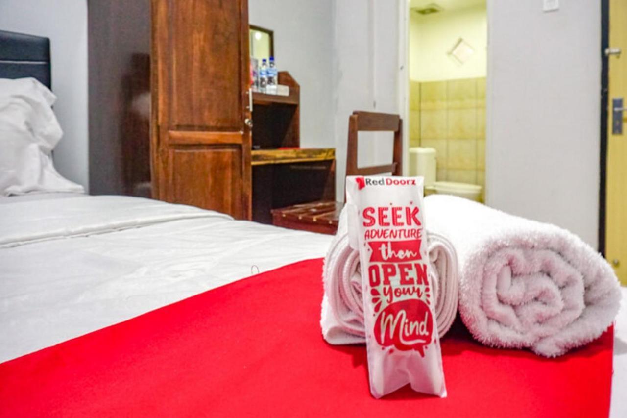 Reddoorz Near Penimbangan Beach Singaraja Exterior photo