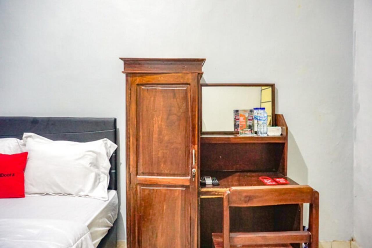 Reddoorz Near Penimbangan Beach Singaraja Exterior photo