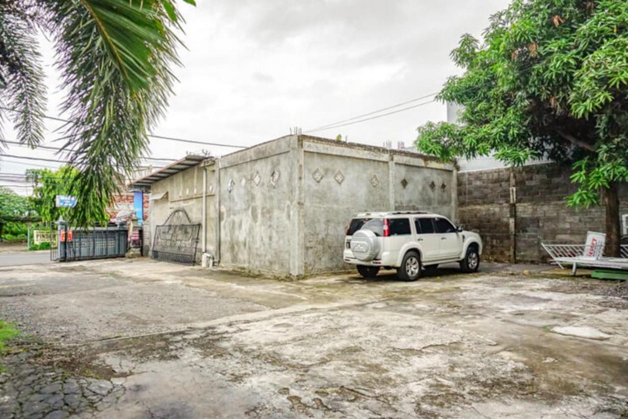 Reddoorz Near Penimbangan Beach Singaraja Exterior photo