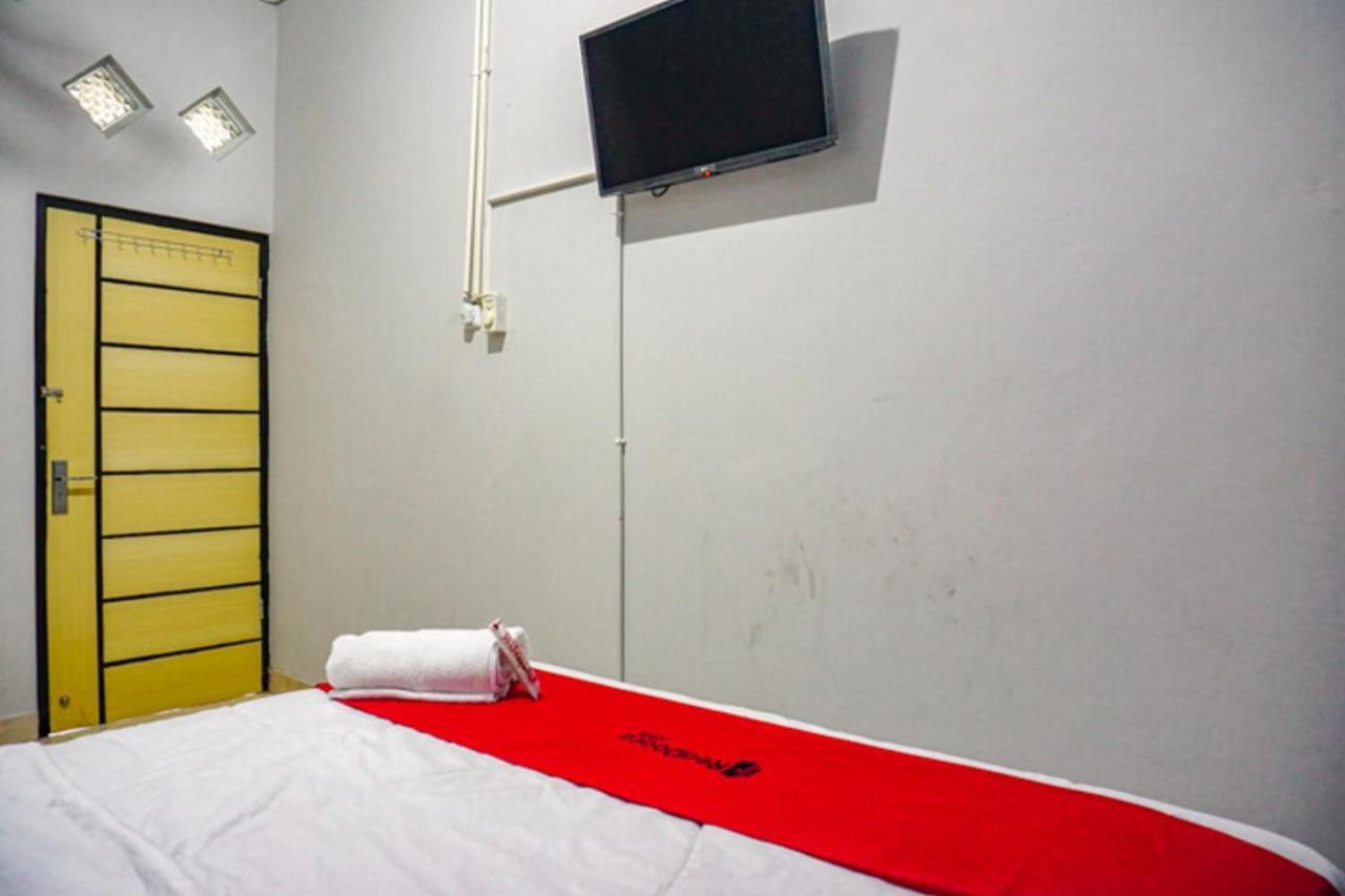 Reddoorz Near Penimbangan Beach Singaraja Exterior photo